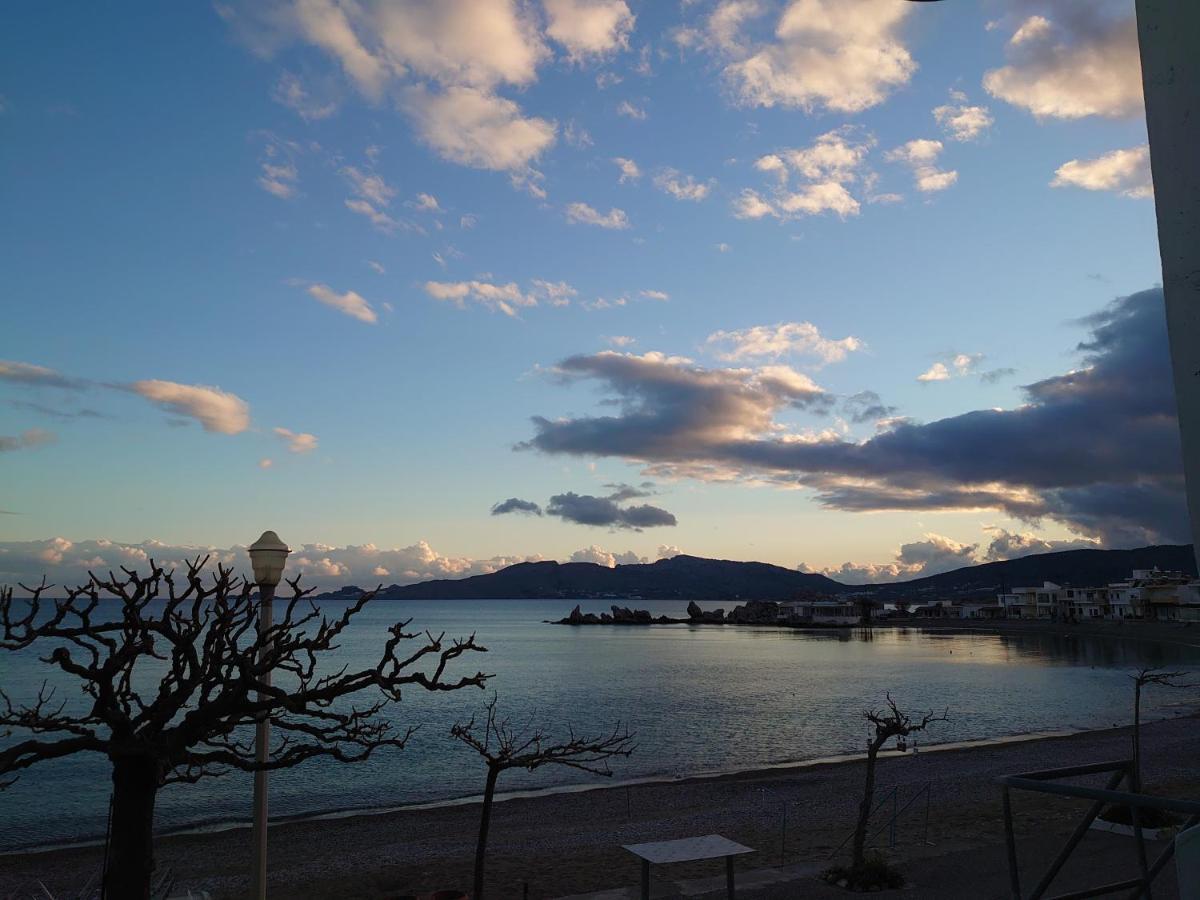 Skizenas Waterfront Apartments Haraki Esterno foto