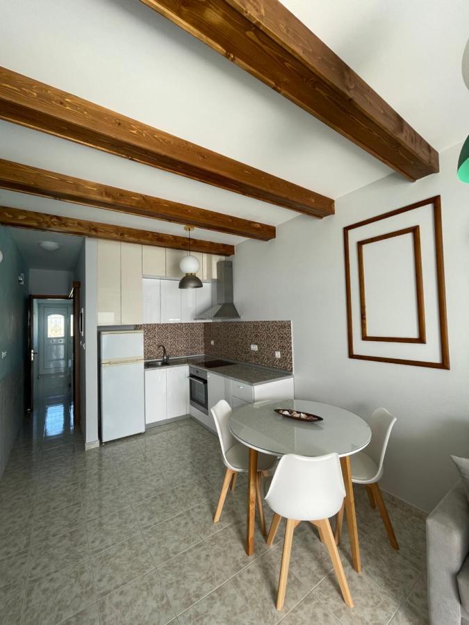 Skizenas Waterfront Apartments Haraki Esterno foto